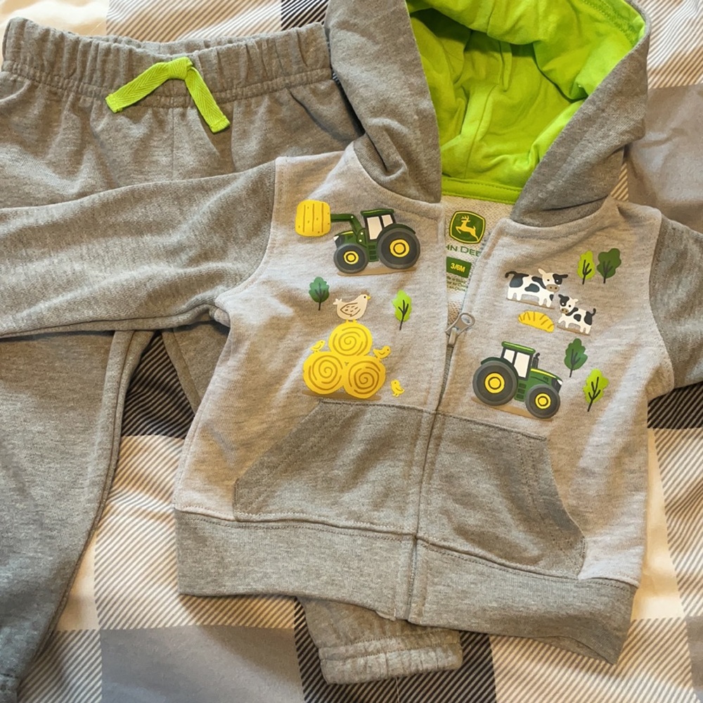 John Deere Infant size 3/6 6/9 9/12 months zipper hoodie, sweatpants set.